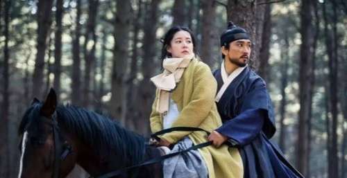 积压5年的韩剧《师任堂》，终于在中国上线，男主是韩国天王巨星，结果就这