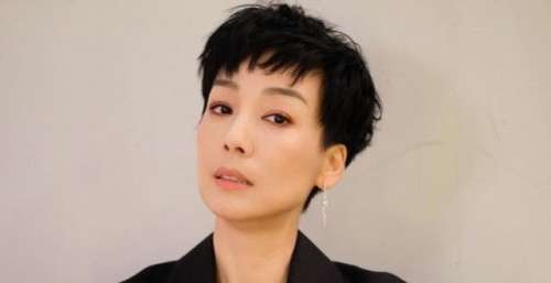她曾和周润发拍过广告，离开亚视十多年仍对老东家赞不绝口