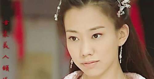 43岁“孔慈”已当妈，一儿一女已长大，姐弟合影很有爱