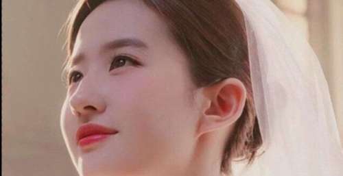 电影都差成这样了，她的颜值还是美得毫不受影响