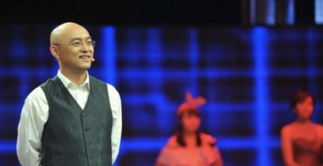 非诚勿扰：所有女嘉宾都看不上他，他直接抱走导演，今两人如何？