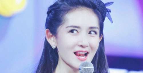 谢娜深夜唱新歌，登顶热搜被骂“作妖”，离开《快本》后真凉了？