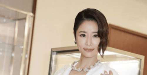 林心如年轻时没人追？当她20岁照片曝光后，网友：谁敢追啊