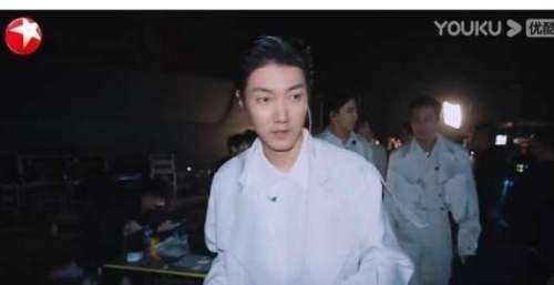 追光吧：舞台表演，王晰致敬革命英雄，尚九熙硬核说唱，燃炸全场