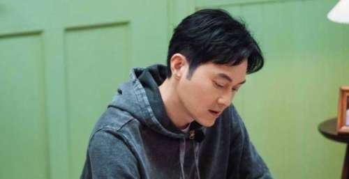 尹正刘聪惊喜到访《大湾仔的夜》，陈小春张智霖现场厨艺对决