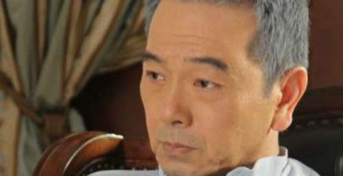 64岁张晨光曾连续四年，送谢美惠99朵玫瑰，为生子做试管婴儿
