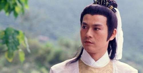 郑少秋的偏心：大女儿失联，二女儿扔给前妻，专宠现任妻子女儿