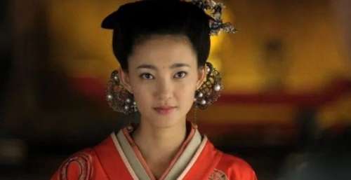王丽坤明明国色天香，为何在这部剧里黯淡无光，还不如女二有灵气