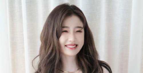 又一部甜宠小说要被翻拍，网传女主将在虞书欣和赵思中选择