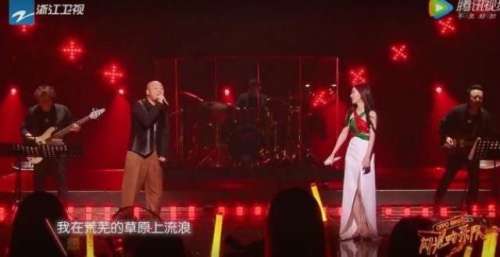 宝藏节目《闪光的乐队》，《萱草花》全场最佳，打散重组更有看头