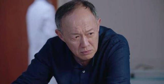 娶小35岁妻子，60岁得龙凤胎，年过古稀的金士杰仍在赚奶粉钱