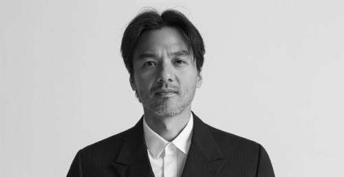 45岁舒淇晒幸福照，47岁冯德伦脸上白花，深五感仍抢超级相机？