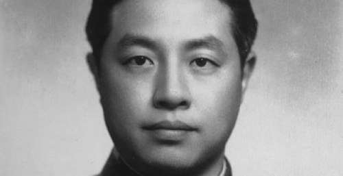 他毕业于黄埔军校，曾任陆军中将，孙女唱了一首歌，红遍全国