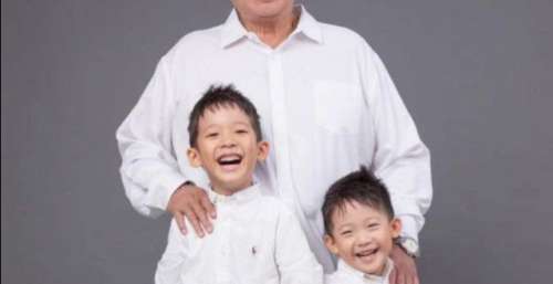 洪金宝过70岁生日，被成龙尊为大师兄，如今变家庭主夫为爱妻做饭