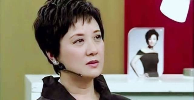 邓婕：与张国立结婚33年，她看到了丈夫的白发和心痛