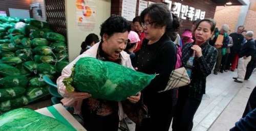 韩国总算“打败中国”一次？泡菜出口额创新高，大韩民国欢欣雀跃