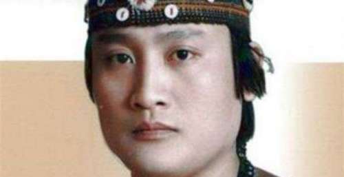 他因一夜成名，意外摔成“脑瘫”被妻子抛弃，情人却不离不弃