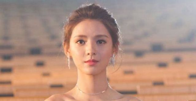 刘学义终于熬出了头，新剧《闪耀的品格》，看到女主，熬夜也要追