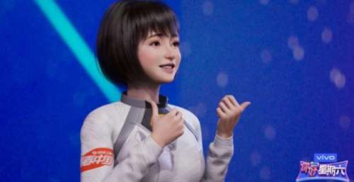 《你好星期六》换汤不换药，何炅一带七完全带不动，梗都接不住