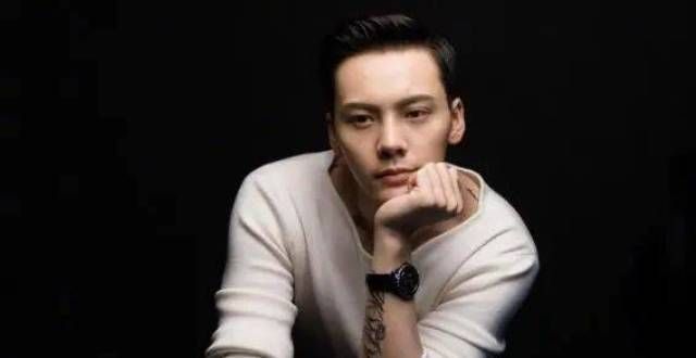 陈伟霆何穗好事将近，两个人经常甜蜜约会，据说双方已经见家长了