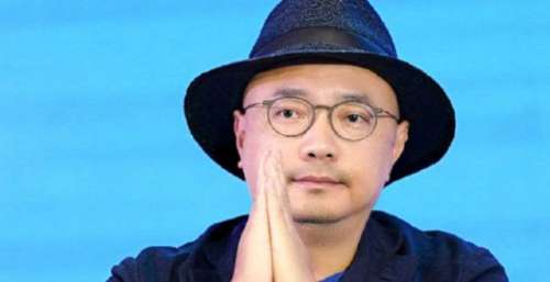 上映12天票房7.4亿，黄渤成最大赢家，徐峥却成了最大“倒霉蛋”