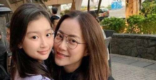 陪伴谢霆锋25年，未婚先孕生下女儿，被称为“最美经纪人”