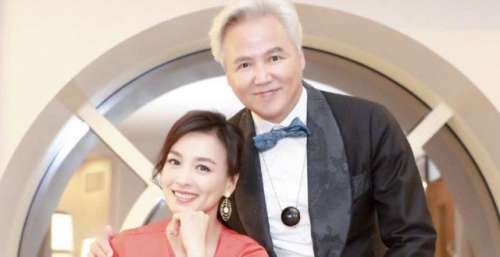 张庭夫妇往日风光场面被扒！林瑞阳环绕，接受会员膜拜