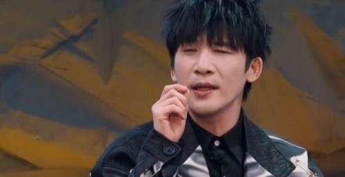 张靓颖节目中说话前后不一被当面戳穿，网友：上一个还是鞠婧祎