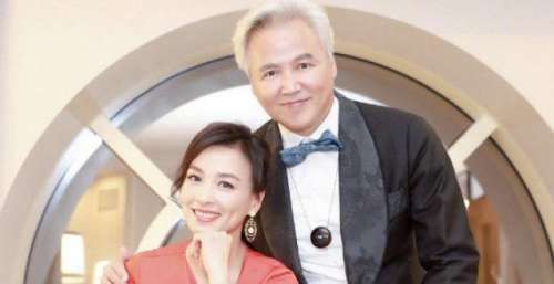 张庭夫妇黑历史被扒，晒豪华游艇仿若“土皇帝”，向员工行元首礼