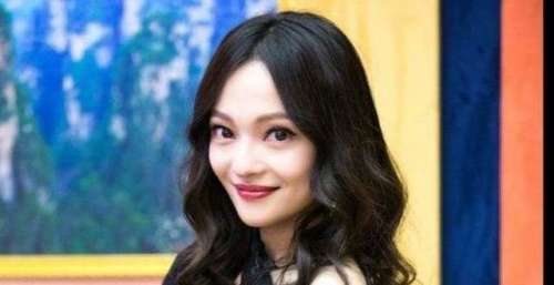 “过气天后”张韶涵：捐款70万不配站C位，落魄时被好姐妹插刀