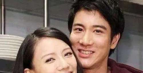 李靓蕾微博遭网友围攻！