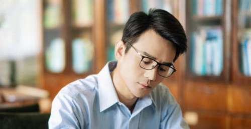 正午阳光新剧《开端》逆袭成黑马，开播1天，豆瓣满屏飘好评，追6集收不住