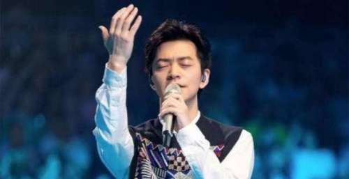 李健说自己唱得比写得好，可为什么他的唱功总被忽略？