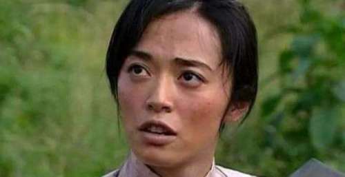 《潜伏》演员外逃13年，孙红雷怒怼姚晨，女演员200元重拍