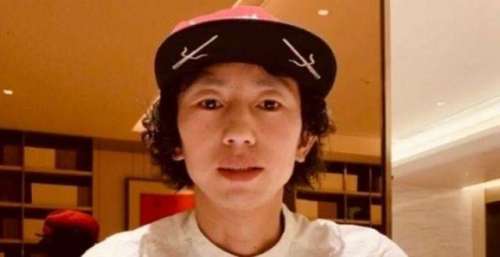 庞麦郎采访路人，给《我的滑板鞋》打出高分，网友：碾压华晨宇