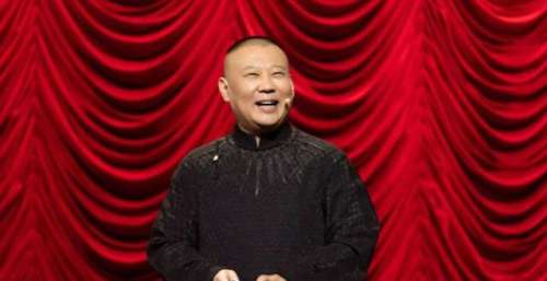 郭德纲为疫情题字引热议，字迹与以往不符，是捏造还是确有其事