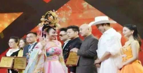 快看｜冷水江网红歌手段艳获央视国学频道金奖，你认识她吗？