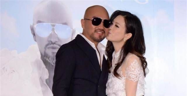 辛龙仍旧陷入刘真离世的伤痛之中，无法带女儿过正常生活