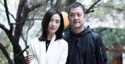 李亚鹏传与小19岁超模女友修成正果拍婚纱照秀手上超大婚戒