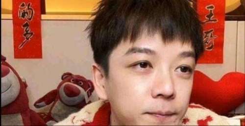 过气歌手王栎鑫，直播带货0销量，承诺下单送签名照无人问津