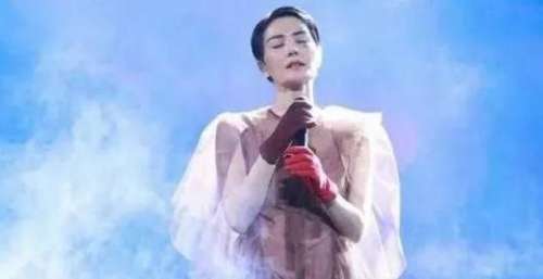 四字男星和新谋女郎谈恋爱？王菲窃取身份？李亚鹏回应再婚传闻？