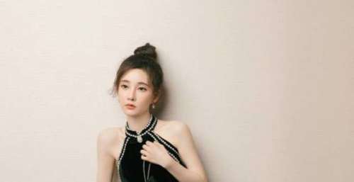 冯提莫以主持身份出席活动？功底深厚获得一致好评