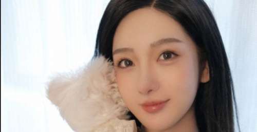 李靓蕾都美竹成年度十大女性，与航天英雄齐名惹争议，被举报后文章已删除