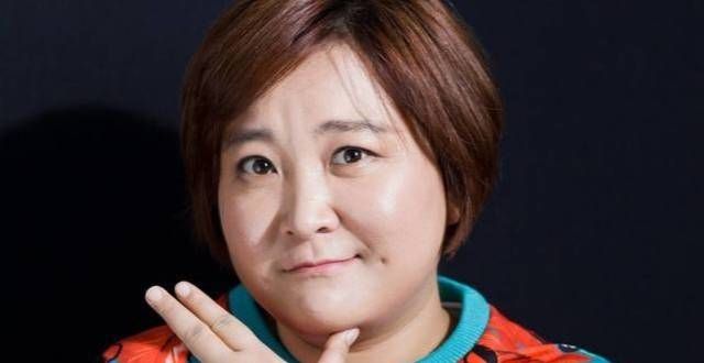 贾玲新作口碑下滑被群嘲：李焕英破五十亿，一炮而红却毫无进步