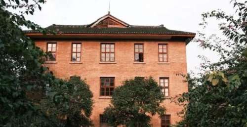 女游Vlog丨重庆闲置的老牌大学，是王俊凯影视剧拍摄地