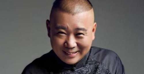 为家乡抗疫唱大鼓曲的张云雷，才是最帅的辫儿哥哥。
