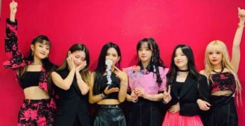 宋雨琦把毛巾搭在腿上，与baby的坐姿形成对比，别再叫她女汉子了