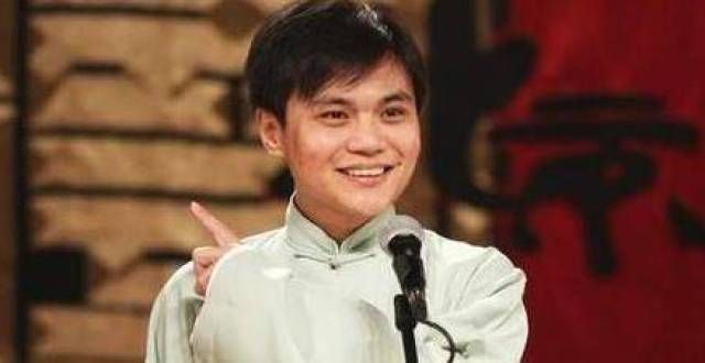太逗了！郭德纲初见高峰，他正在实验室做鲫鱼解剖！