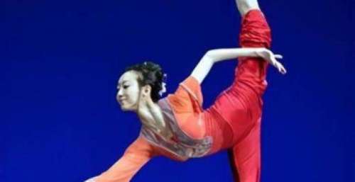 从奥运舞台坠落，摔成高位截瘫，张艺谋：她是我第一个要感恩的人