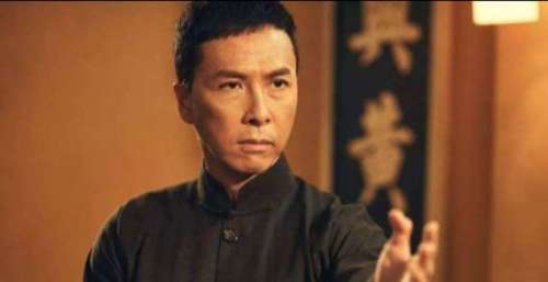 从1岁看甄子丹到58岁的变化，42岁身手是巅峰，功夫巨星养成不易